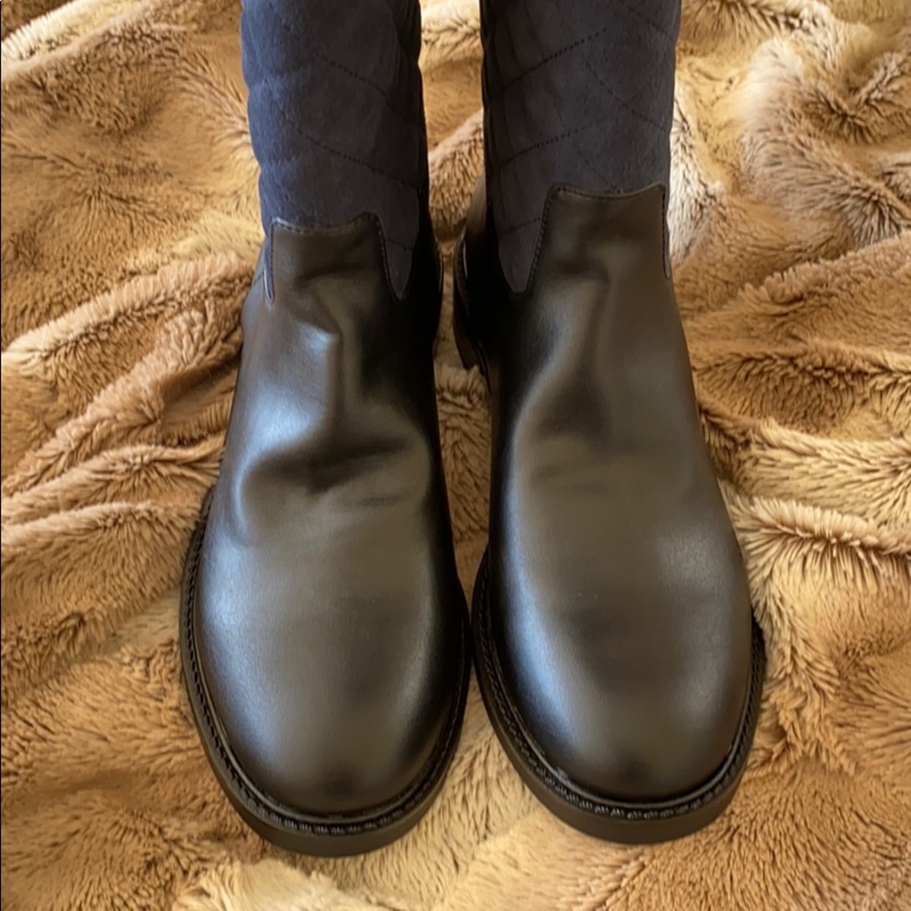 🎁 “VS QUILTED BLUE SUEDE BOOTS” 🎁 - Picture 4 of 11